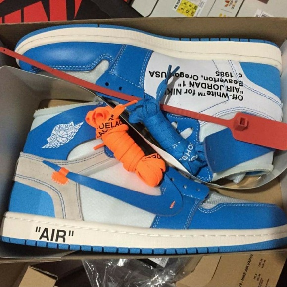 Jordan UNCs I MISPOSTED THESE ARE MENS - Picture 2 of 4